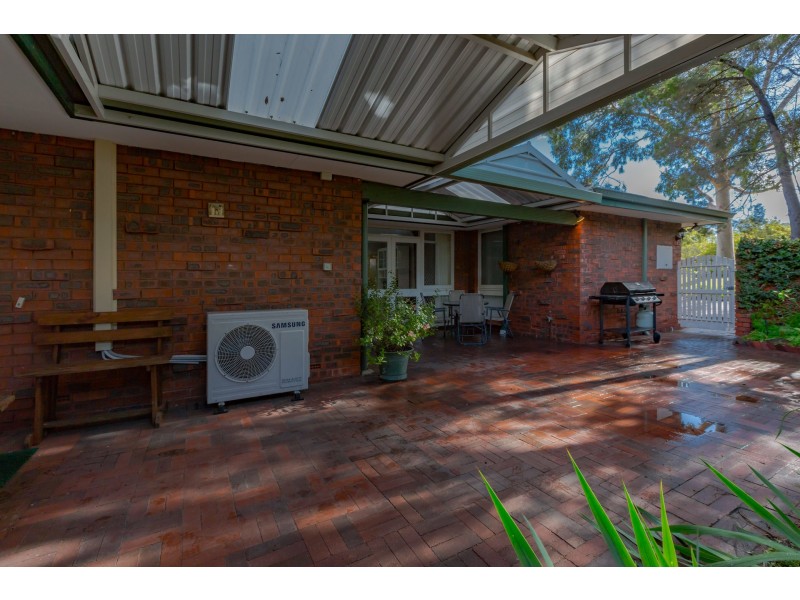 34 Regency Drive, Thornlie WA 6108