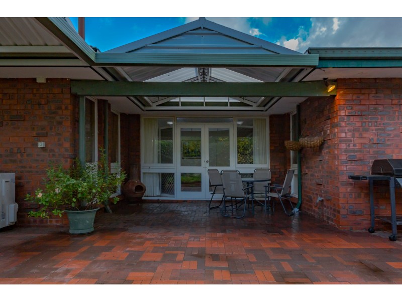 34 Regency Drive, Thornlie WA 6108