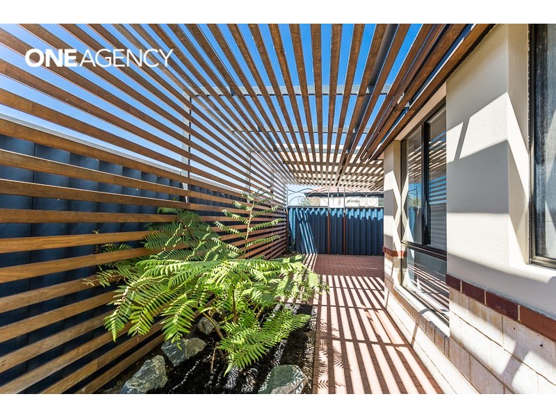 37D Renou Street, Queens Park WA 6107