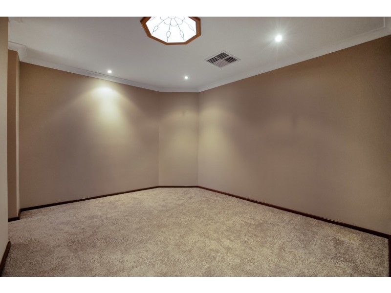 17 Conquest Court, Thornlie WA 6108