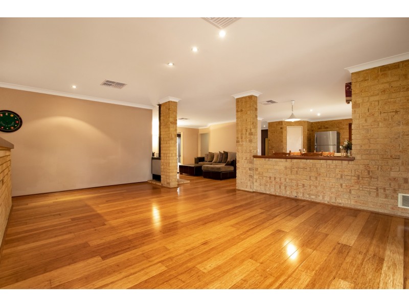 17 Conquest Court, Thornlie WA 6108