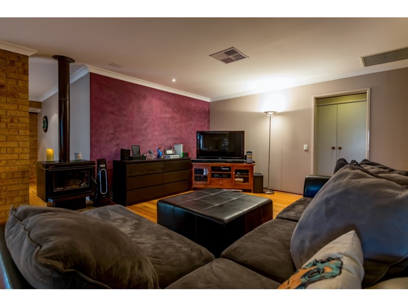 17 Conquest Court, Thornlie WA 6108