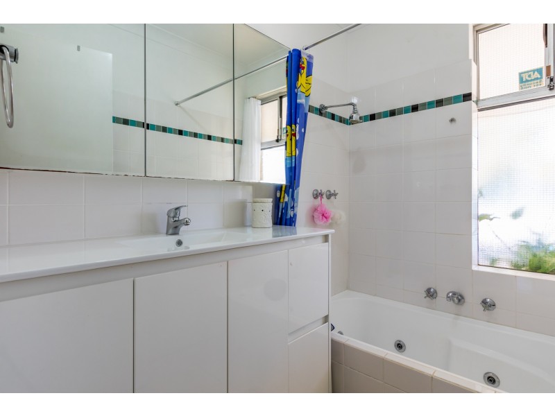 15 Ningaloo Way, Thornlie WA 6108