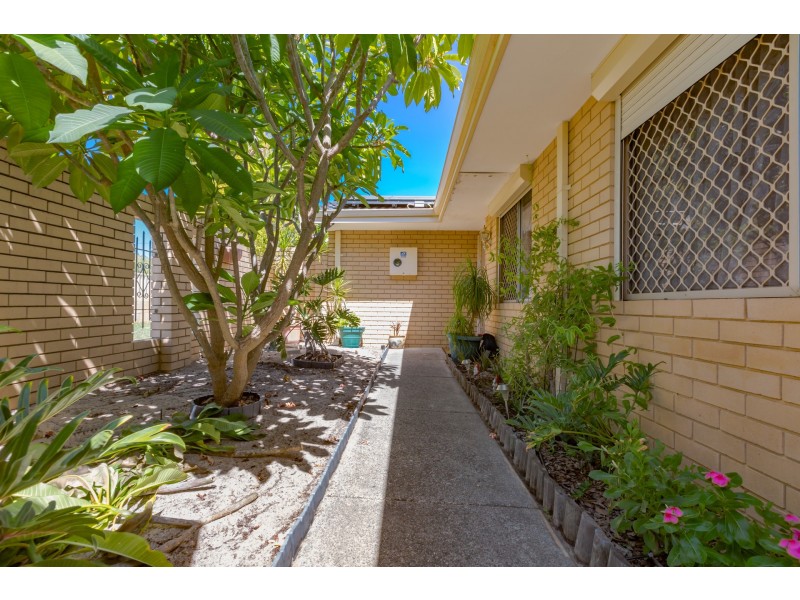 15 Ningaloo Way, Thornlie WA 6108