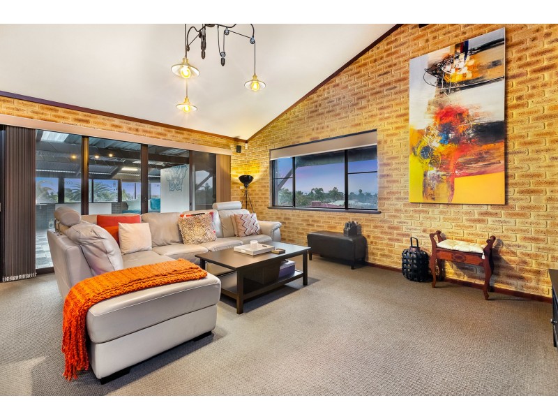 9 Bluebell Court, Thornlie WA 6108