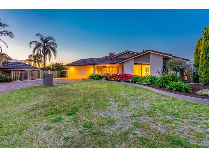 9 Bluebell Court, Thornlie WA 6108