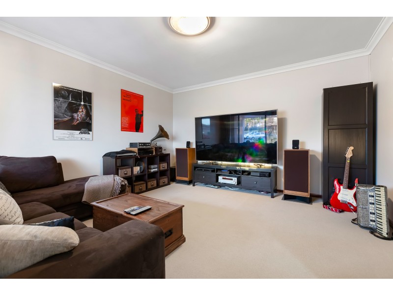 9 Bluebell Court, Thornlie WA 6108