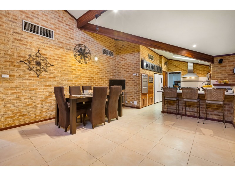 9 Bluebell Court, Thornlie WA 6108