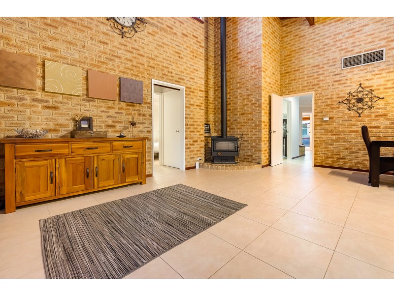 9 Bluebell Court, Thornlie WA 6108