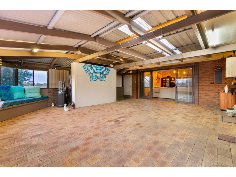 9 Bluebell Court, Thornlie WA 6108