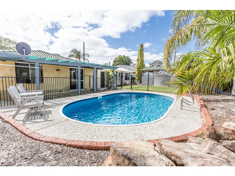 4 Mercer Place, Thornlie WA 6108