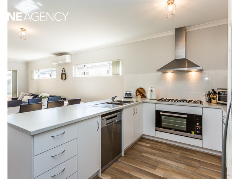 27 Vermont Grove, Wellard WA 6170