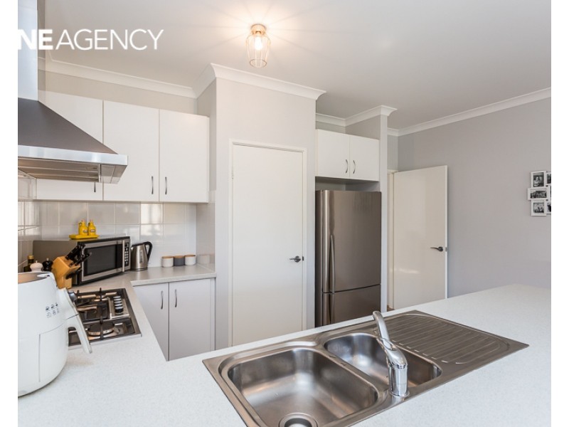 27 Vermont Grove, Wellard WA 6170