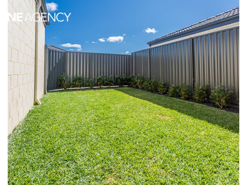 27 Vermont Grove, Wellard WA 6170