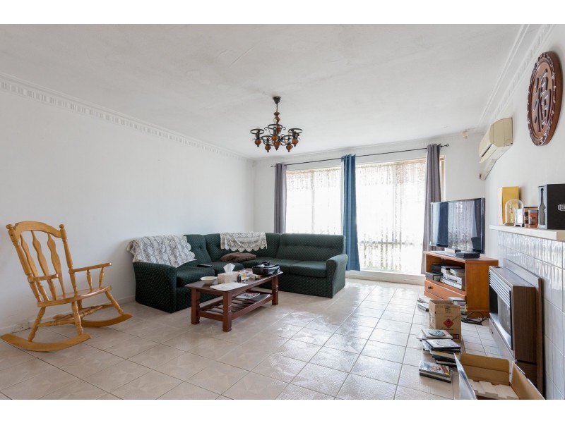 37 Yale Road, Thornlie WA 6108