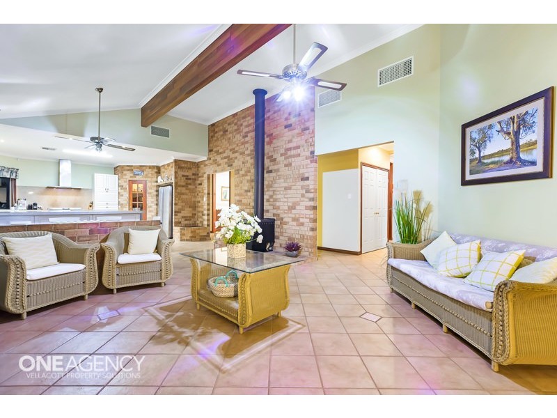 14 Treecrest Gardens, Mount Richon WA 6112