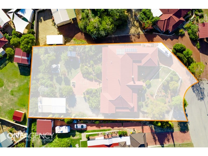 14 Treecrest Gardens, Mount Richon WA 6112