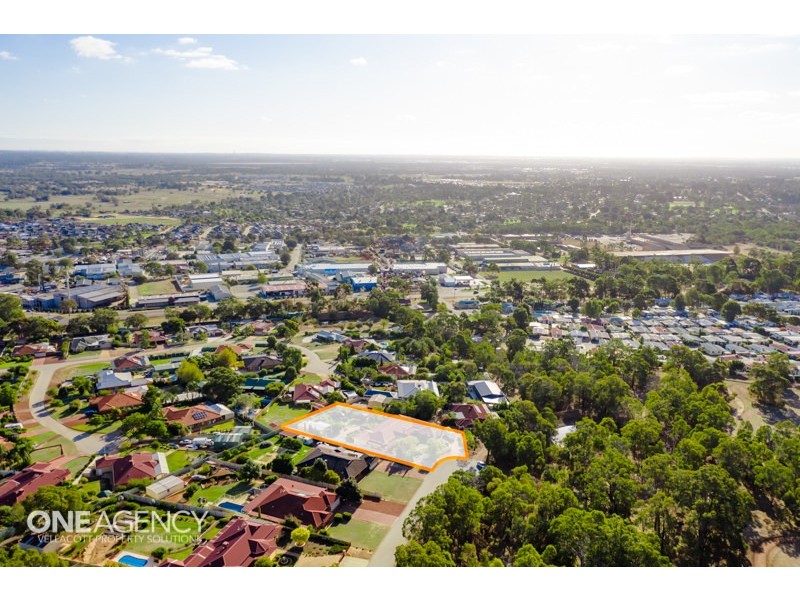 14 Treecrest Gardens, Mount Richon WA 6112