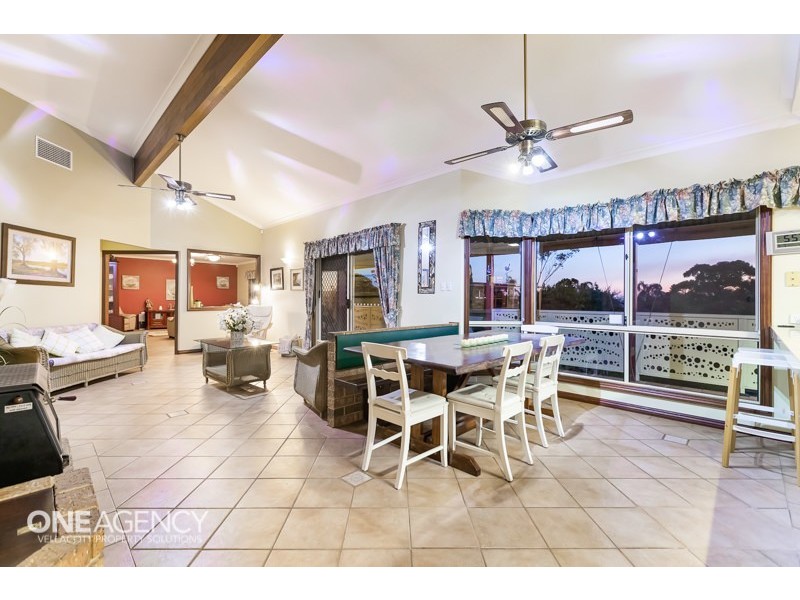 14 Treecrest Gardens, Mount Richon WA 6112