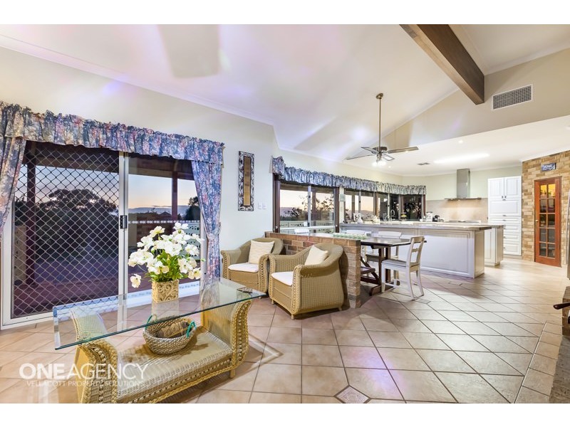 14 Treecrest Gardens, Mount Richon WA 6112