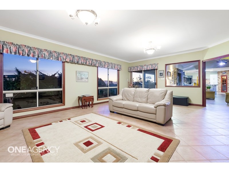 14 Treecrest Gardens, Mount Richon WA 6112