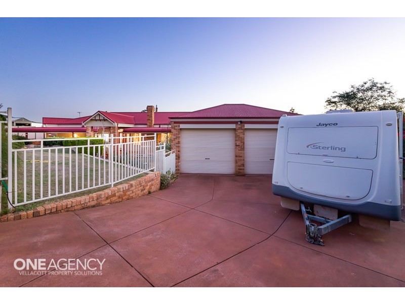 14 Treecrest Gardens, Mount Richon WA 6112