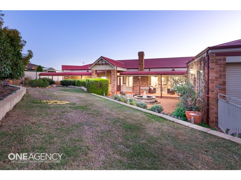 14 Treecrest Gardens, Mount Richon WA 6112
