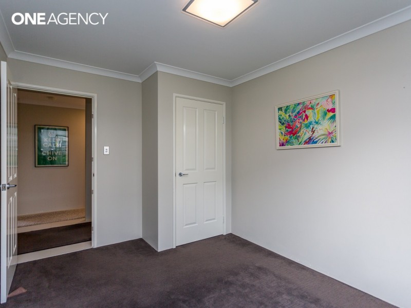15 Drysdale Garden, Wandi WA 6167