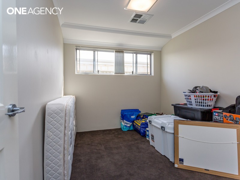 15 Drysdale Garden, Wandi WA 6167