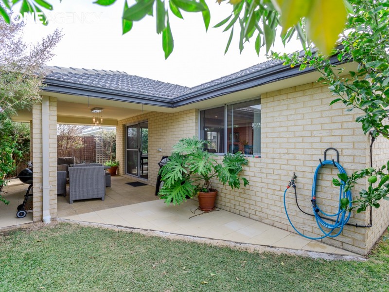 15 Drysdale Garden, Wandi WA 6167