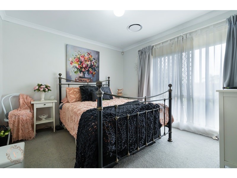 26 Geographe Way, Thornlie WA 6108