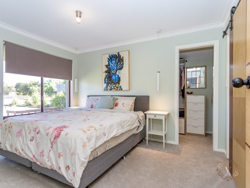 14 Sutherland Drive, Thornlie WA 6108