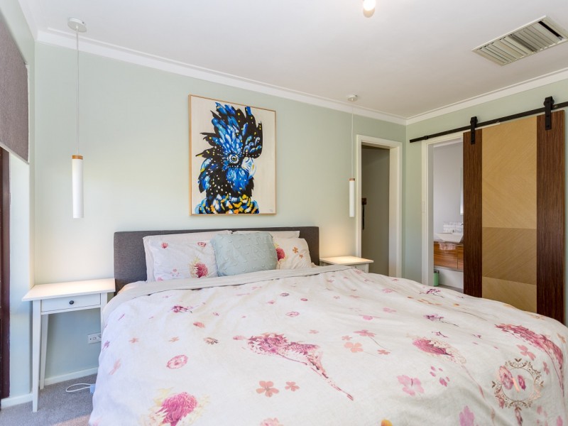 14 Sutherland Drive, Thornlie WA 6108