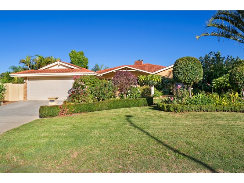 4 Redfern Close, Thornlie WA 6108