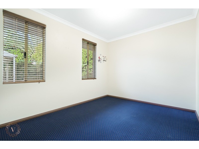 4 Redfern Close, Thornlie WA 6108