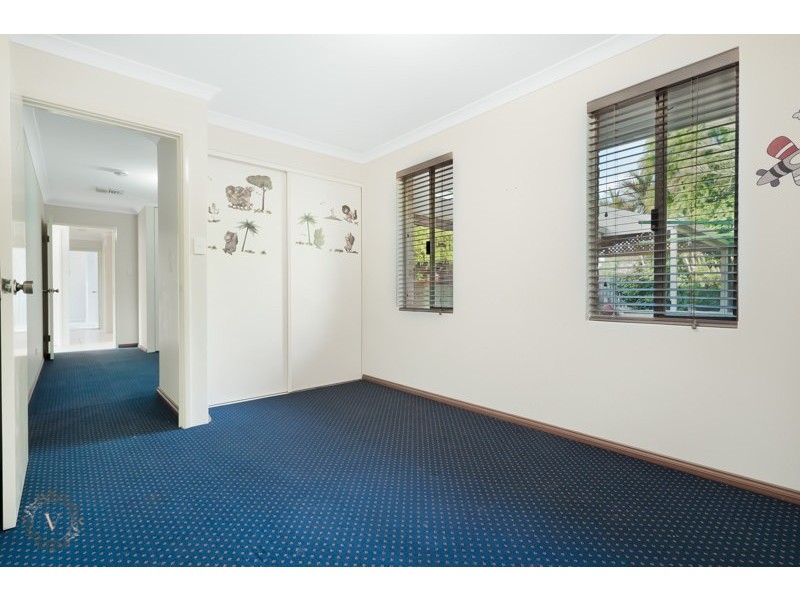 4 Redfern Close, Thornlie WA 6108