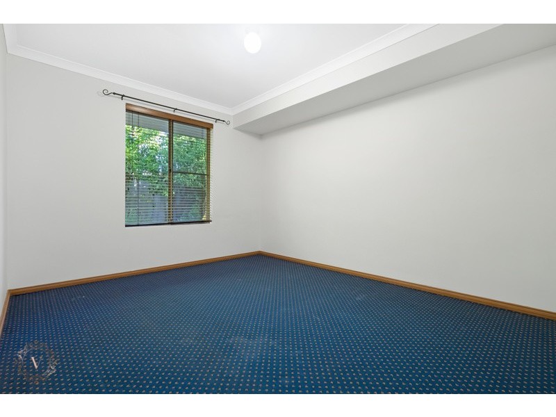 4 Redfern Close, Thornlie WA 6108