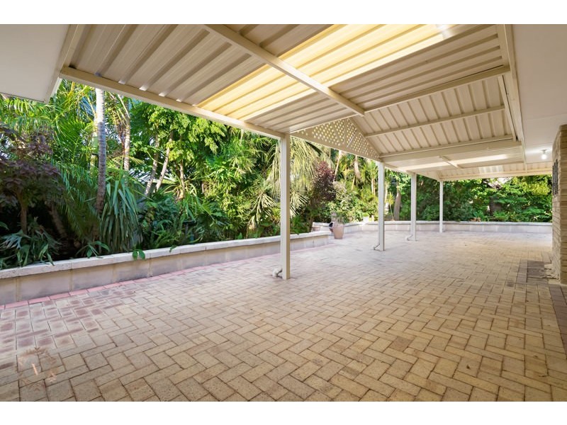 4 Redfern Close, Thornlie WA 6108