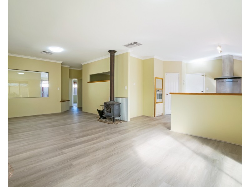 8 Tincurrin Drive, Southern River WA 6110