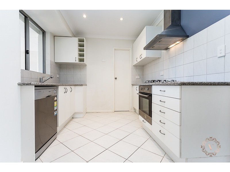 7 Gordon Place, Huntingdale WA 6110