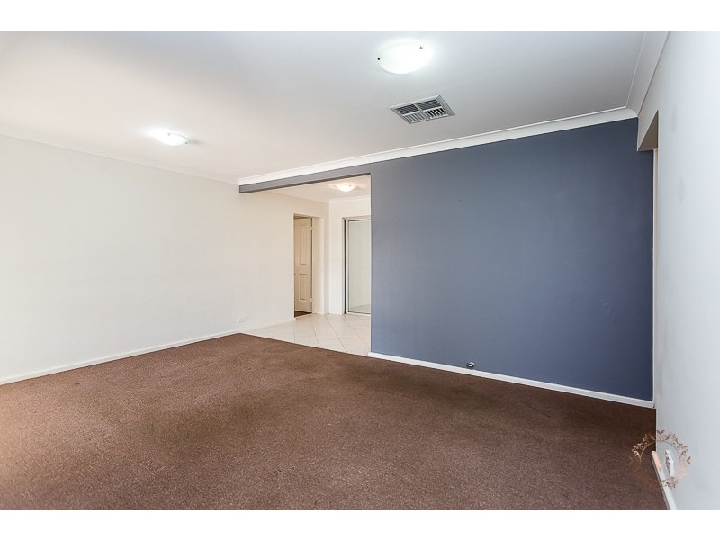 7 Gordon Place, Huntingdale WA 6110