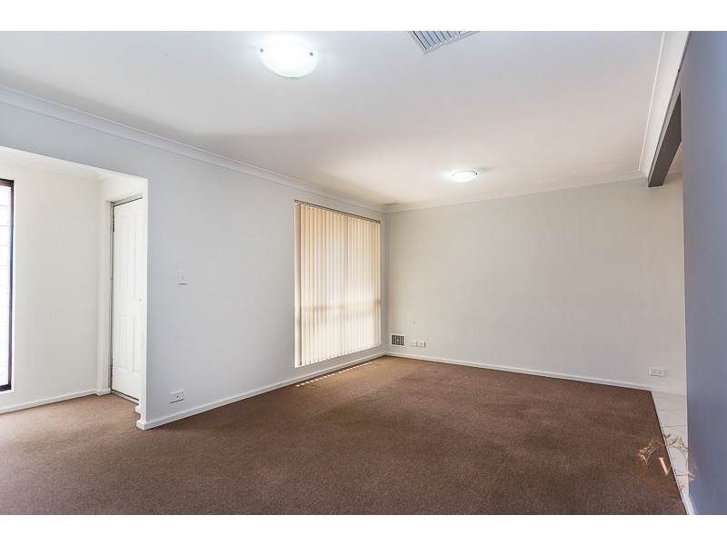 7 Gordon Place, Huntingdale WA 6110