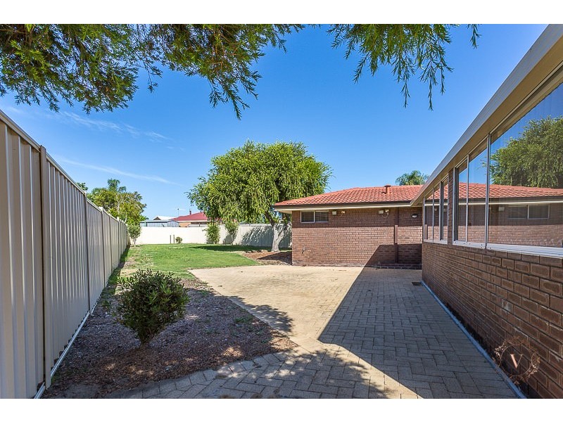 7 Gordon Place, Huntingdale WA 6110