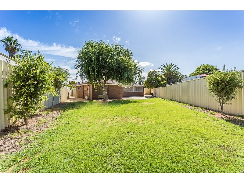 7 Gordon Place, Huntingdale WA 6110