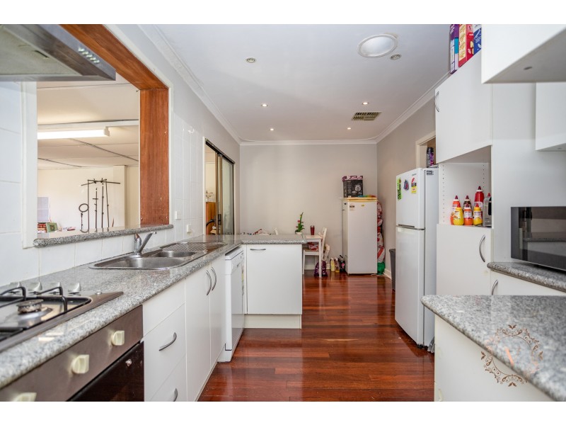 206 Streich Avenue, Armadale WA 6112