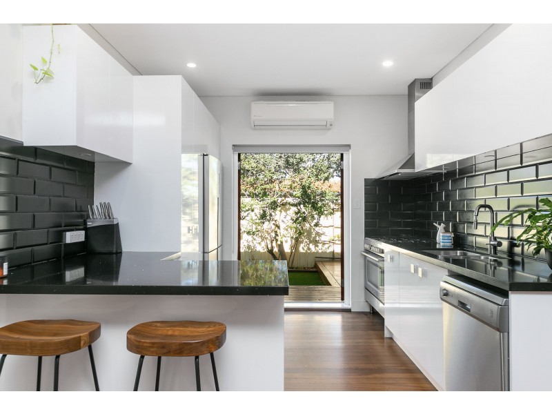 115 Manning Road, Manning WA 6152