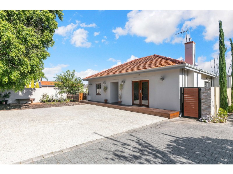 115 Manning Road, Manning WA 6152