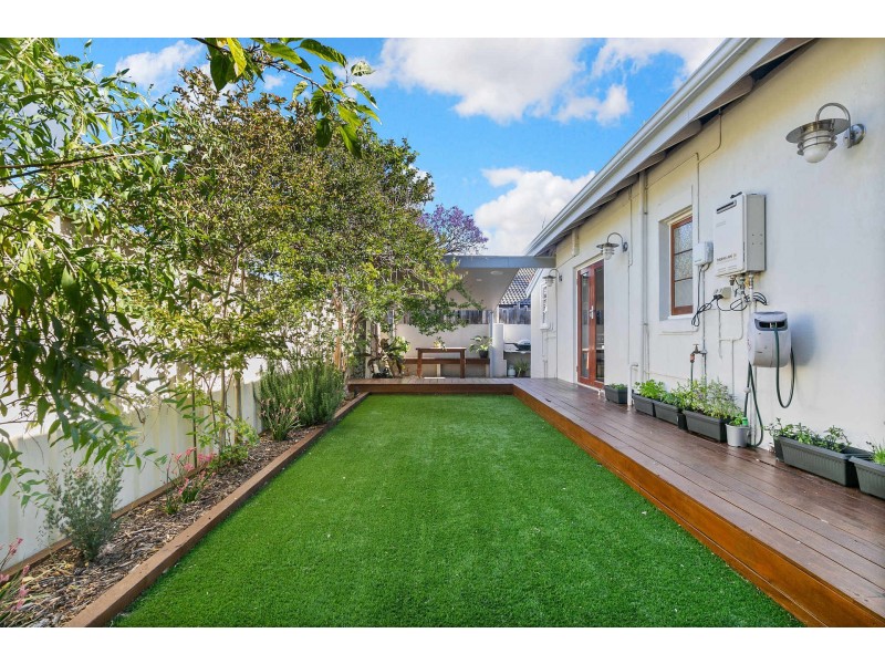 115 Manning Road, Manning WA 6152