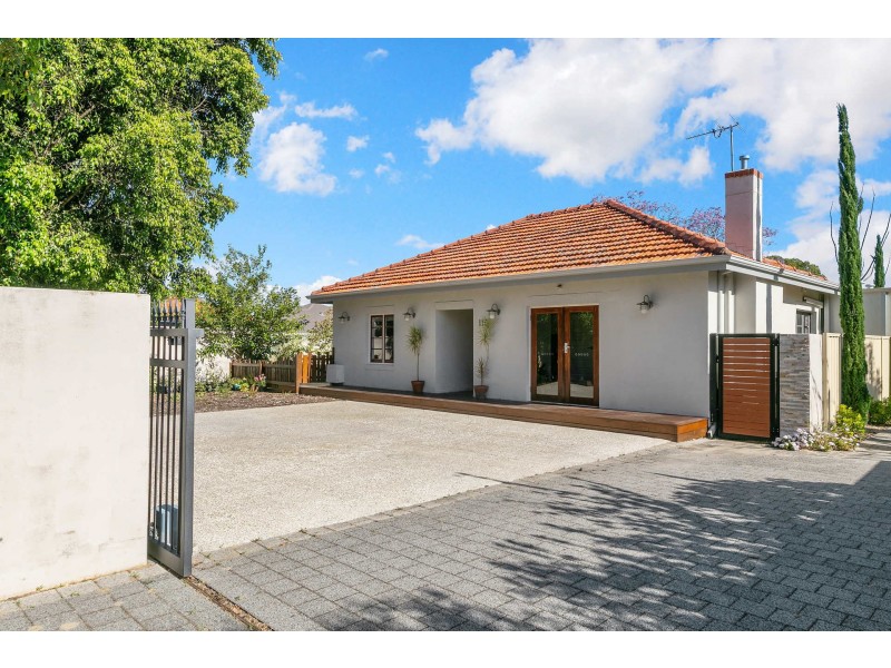 115 Manning Road, Manning WA 6152