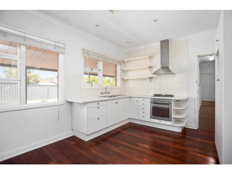 16 Hambledon Crescent, Armadale WA 6112